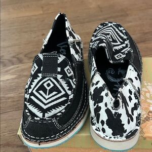 Very G Black and White Patterned Slip-Ons